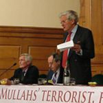 Iran-Irak : Lord Slynn remet en cause la validité dun article de la constitution irakienne Lord Slynn