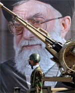 Iran : Pour empêcher ladoption dune politique de fermeté, Khameneï menace le monde de terrorisme 