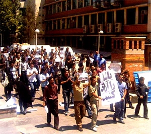 Iran : Les manifestations des étudiants se poursuivent aujourdhui à Téhéran