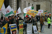 Des Iraniens à Londres appellent à des mesures sévères contre le régime des mollahs  