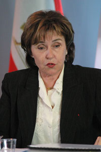 « Comment aider la résistance à mettre en place un régime démocratique en Iran » (Edith Cresson)