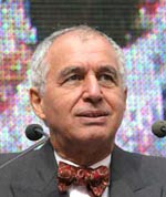 « Rendre enfin justice au  peuple dIran persécuté qui se bat pour se libérer » (Sid Ahmed Ghozali)