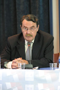 Le sénateur français Jean-Pierre Michel