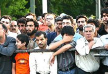 Iran : Un jeune homme pendu en public à Chiraz Iran : Un jeune homme pendu en public à Chiraz