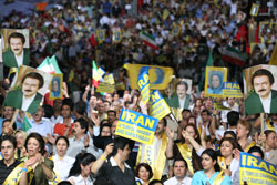 Le Bourget : 30.000 Iraniens viennent soutenir Maryam Radjavi