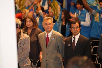 Jean-Pierre Béquet (à gauche) aux côtés de Saleh Radjavi