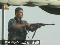 Achraf: Dans une manipulation honteuse, les soldats se sont fait plâtrer les bras et les jambes Slodats irakien tirant sur les résidents d'Achraf