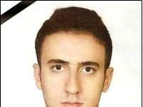 Iran : le régime enterre en secret des martyrs de l’insurrection Mohammad Kamrani, 18 ans, enterré à Behecht-e-Zahra samedi 18 juillet, mort des suites de violentes tortures.