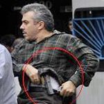 Iran : les forces de répression du régime opèrent toutes en civil Milicien armé en pleine chasse de manifestants
