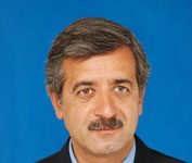 Mort dAli Asghar Yaghoub-Pour, un autre résident dAchraf Ali-Asghar Yagoub-Pour, résident de la Cité d'Achraf, mort à la suite des blessure sinfligées par les forces sauvages irakiennes