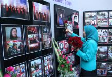 Maryam Radjavi appelle à protéger les femmes d’Achraf et libérer les prisonnières politiques en Iran 16 aout 2009, Auvers-sur-Oise, début de la semaine de solidartité avec les 1000 femmes d'Achraf