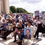 Les Iraniens en exil entament leur 2e semaine de grève de la faim en solidarité avec Achraf rassemblement à Paris