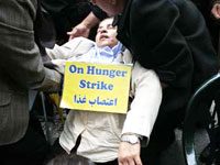 La grève de la faim iranienne A hungerstriker in London