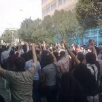 Iran: Mort aux oppresseurs à Achraf comme à Téhéran retentit sur la place Palestine de la capitale Téhéran 18 septembre 2009