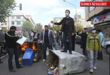 Les forces répressives tirent en l’air pour disperser des manifestants à Chiraz Téhéran, 4 novembre 2009