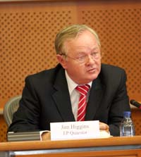 Jim Higgins, questeur du Parlement européen, 11 novembre 2009 
