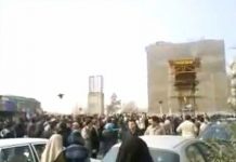 Iran : Le discours d’Ahmadinejad perturbé par des cris de « mort au dictateur » Téhéran, 11 février 2010