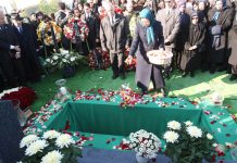 France: dernier hommage à la diva Marzieh, voix de la résistance aux mollahs funérailles de Marzieh, 18 octobre 2010, AUvres-sur-Oise