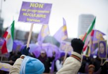 Des manifestants demandent l’arrêt du dialogue avec l’Iran