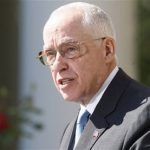 Il est temps d’en finir avec les agissements du département d’Etat vis-à-vis des Achrafiens – juge Mukasey