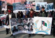Des manifestants afghans condamnent le régime iranien en scandant « mort à Ahmadinejad »