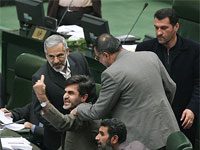 Les tensions montent dans la faction dominante du régime en Iran