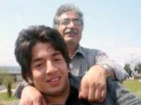 Une foule nombreuse assiste à la cérémonie commémorative en l’honneur d’un manifestant abattu