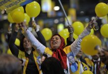 Grand rassemblement d’exilés iraniens à Paris pour protéger le camp d’Achraf