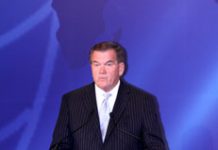 Un changement du régime est notre seul espoir de voir un Iran démocratique – Tom Ridge