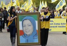 Des centaines de personnes manifestent devant la Maison Blanche pour le retrait d’un groupe d’opposition iranien de la liste américaine du terrorisme