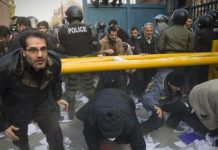 L’occupation de l’ambassade britannique à Téhéran a été menée par le corps des pasdarans sur ordre de Khamenei