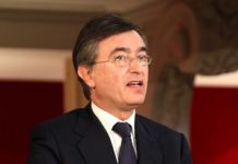 Douste-Blazy demande une grande conférence internationale pour résoudre la crise d’Achraf