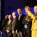 Grand rassemblement de milliers d’Iraniens et d’éminents dignitaires américains et européens à Paris à l’occasion de l’anniversaire de la Révolution anti-monarchique