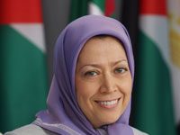 Mme Radjavi se félicite de déclarations de Mme Clinton et appelle à la radiation de la liste et la relocalisation de manière simultanée