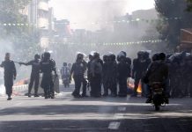 Manifestations des commerçants du bazar de Téhéran et slogans contre le régime