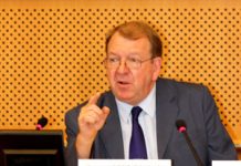 Parvenir à la démocratie en Iran en soutenant le peuple qui se soulève – Struan Stevenson