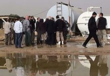 Traversée des eaux usées de Liberty par l’émissaire de l’ONU lors d’une visite expresse