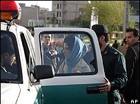 Iran : le contrôle plus accru des femmes (le chef de la police)
