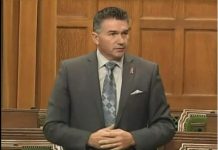 Iran : Le numéro 2 du ministère canadien de la Défense appelle à la libération des otages d’Achraf