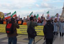Des Iraniens à Paris appellent à la libération des otages du camp d’Achraf