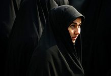Iran : Condamnation pour un poème dénigrant le tchador noir