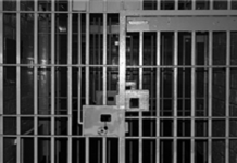 Iran : raid violent des forces répressives dans les prisons de Bandar Abbas et Zahedan