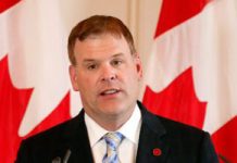 John Baird exprime sa solidarité avec les prisonniers en Iran john Baird