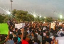 Des milliers d’Iraniens manifestent pour protéger la rivière Karoun Des milliers d'Iraniens manifestent pour protéger la rivière Karoun