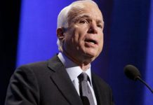 Le sénateur McCain exhorte Kerry à accélérer la réinstallation des opposants iraniens du camp Liberty Mccain exhorte kerry a accelere Camp Liberty