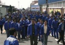 Les employés de l’industrie automobile font la grève en Iran Les employés de l'industrie automobile font la grève en Iran