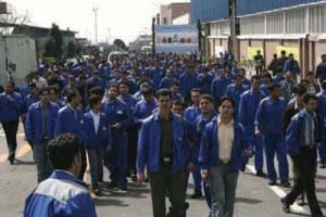 Les employés de l'industrie automobile font la grève en Iran