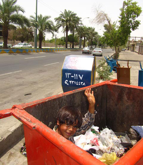 CNRI - La majorité des enfants de rue en Iran ont plus de 10 ans avec un revenu moyen de 23 000 tomans ( environ 7 dollars par jour), révèle une récente étude par un organisme de l'État.