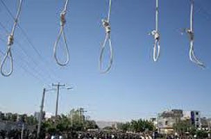 Iran: Quatre hommes pendus à Arak