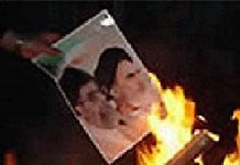 Les Iraniens célèbrent la fête du feu malgré les interdictions